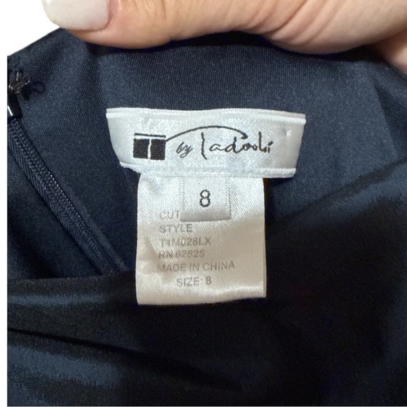 EUC - T by Tadashi Shoji Beautiful Ball Gown - Size 8 - navy - Picture 3 of 6